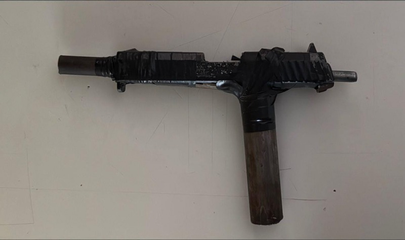 Un menor llevaba un arma 